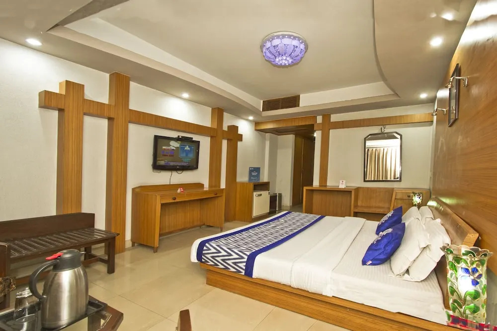 OYO 8606 Hotel Snow Princess