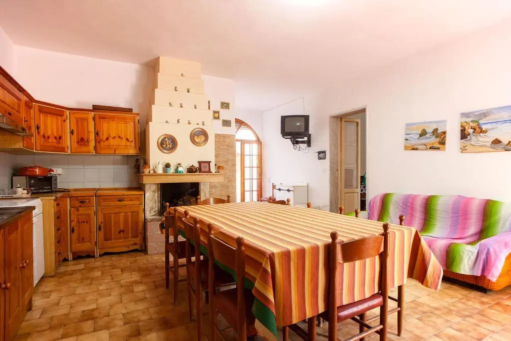 Casa con 3 camere letto e giardino spiaggia m123