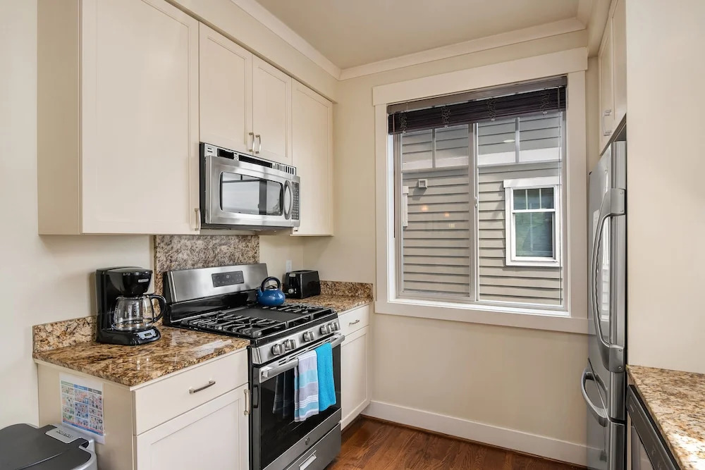 Seattle Vacation Home: The Parsonage