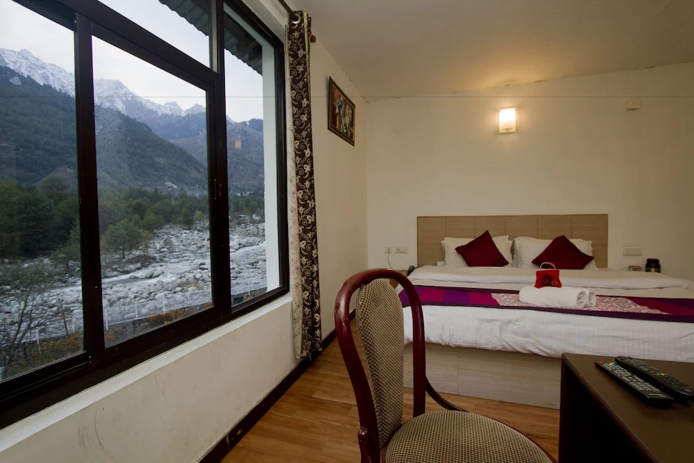 Hotel Him Shakti by OYO Rooms