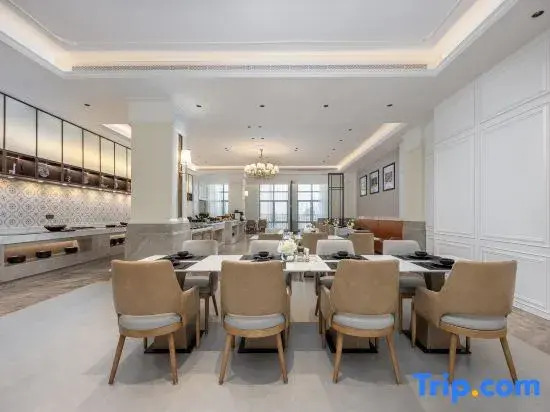 Vienna International Hotel (Chongqing Longxing Liangjiang New Area Management Committee)