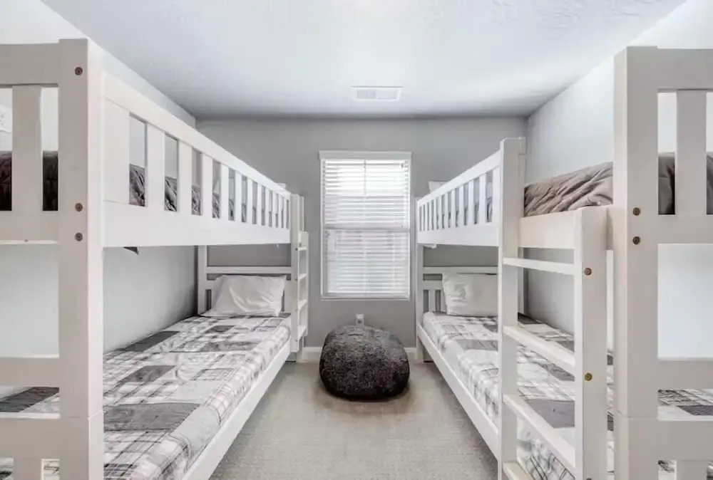 The Modern Villa - Pet Friendly 3 Bedroom Townhouse