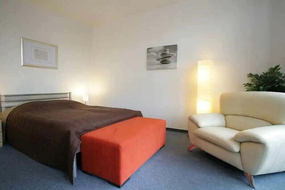 Apartment Engel