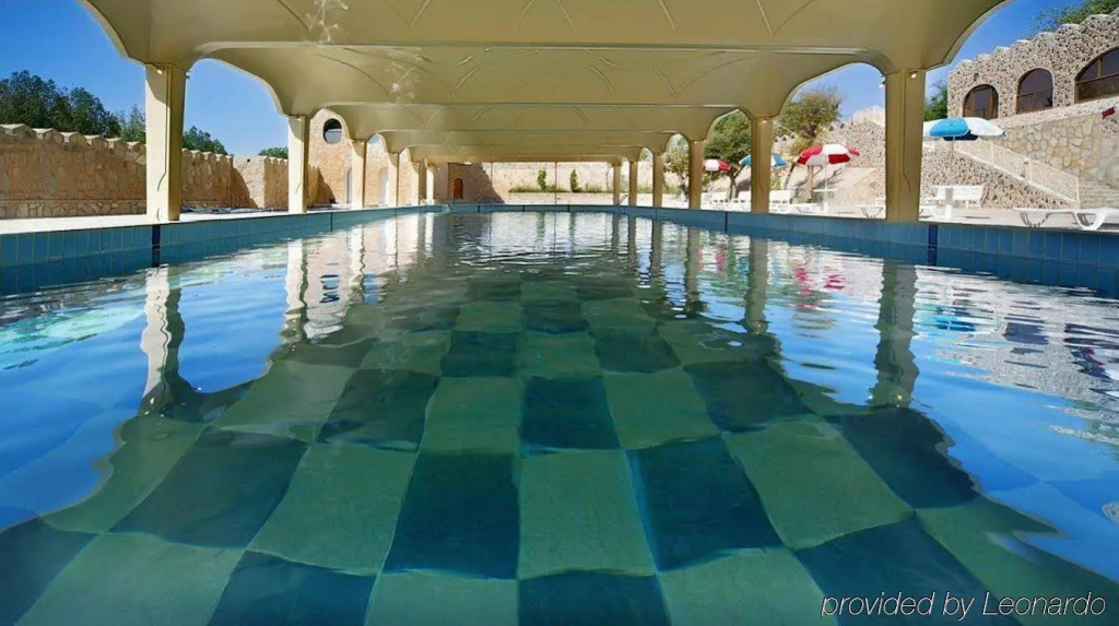 Mahadha Hotel