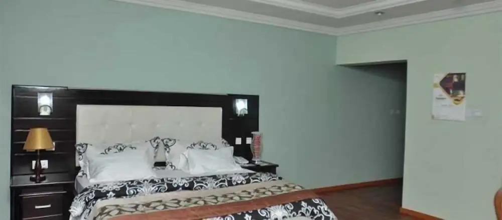 Lush Suites