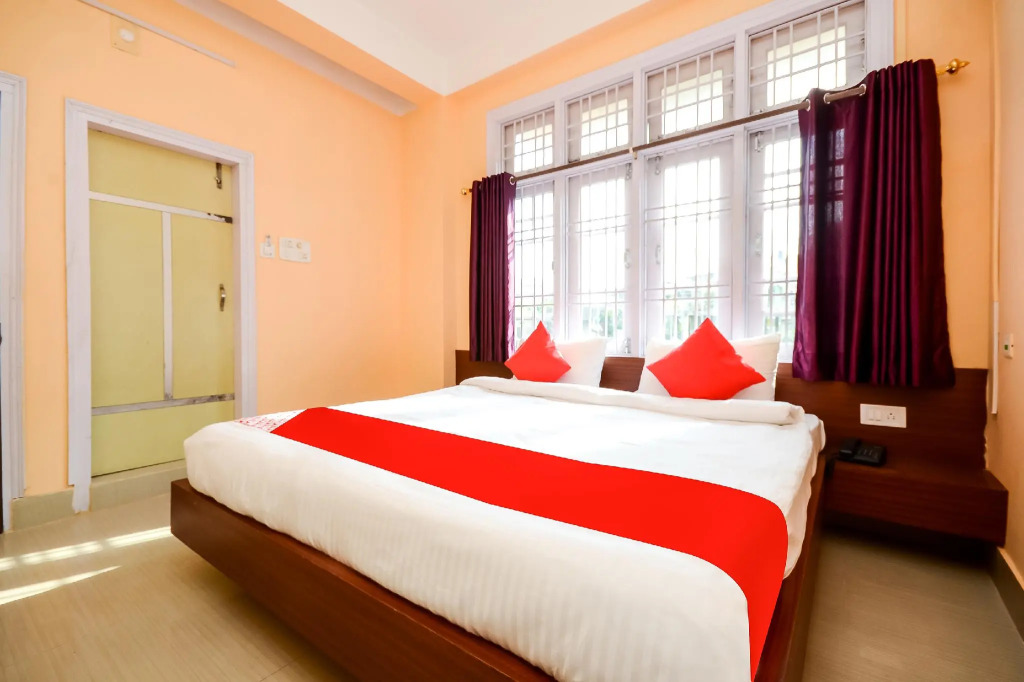 OYO Flagship 22201 Manmohan Enclave