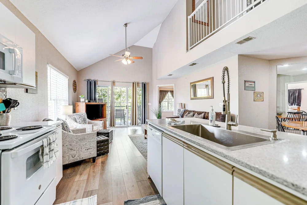 Branson Condo on Golf Course, 4 Mi to Downtown