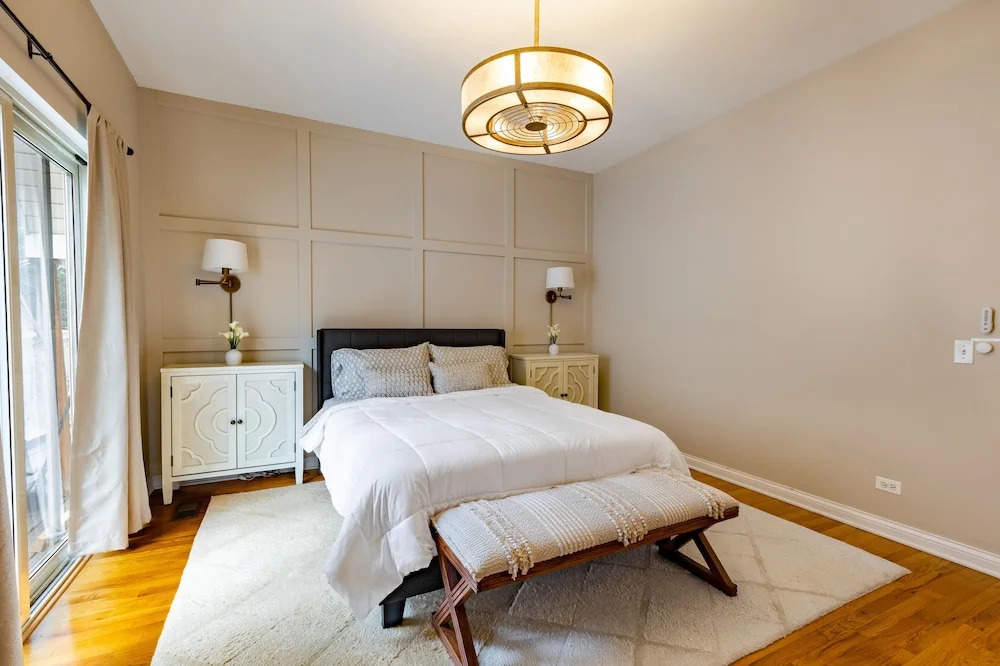 Windy City Getaway 3br 2ba Chicago Townhouse 3 Bedroom Home by RedAwning