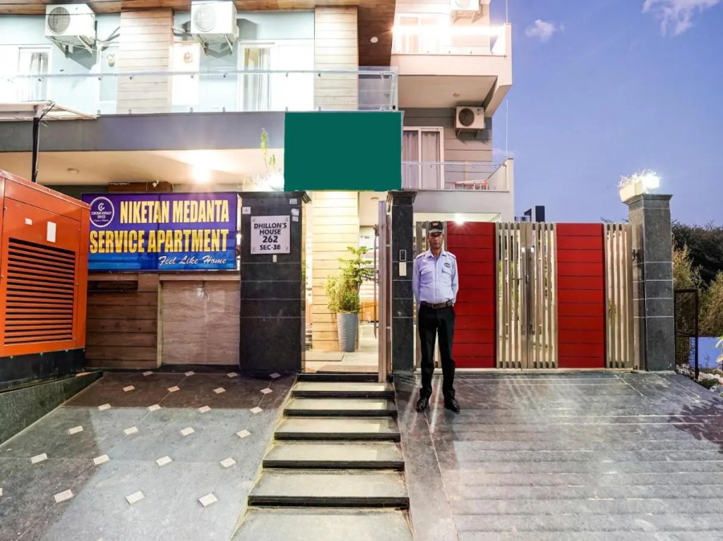 Serviced Apartment near Medanta by BedChambers