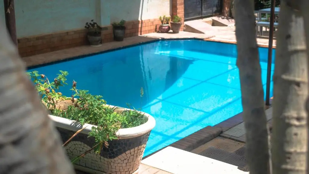 Yellow Family Villa - Private Pool - AC- 5 Min Walk to Beach