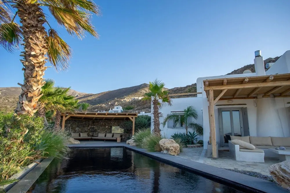 Luxury Villa Delphinus - AllParos Villas