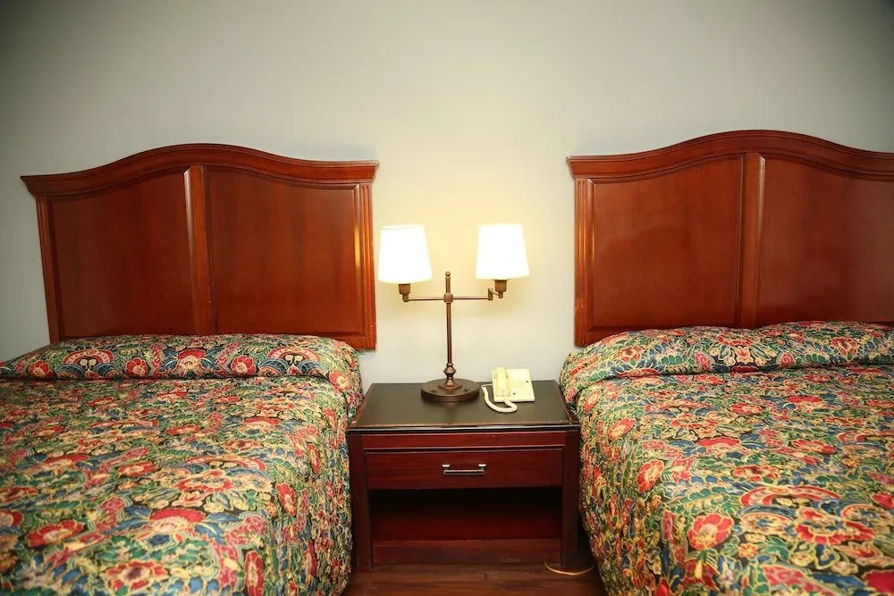 Economy Inn Hotel