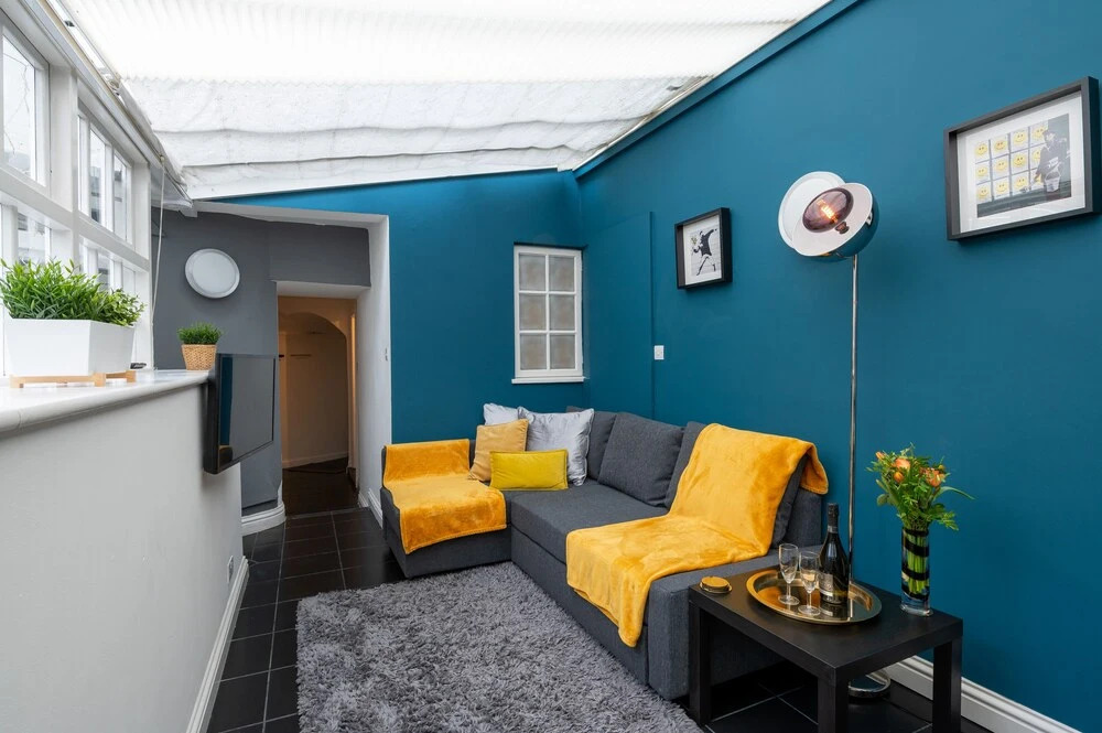 Hummingbird Maisonette by Robin Estates