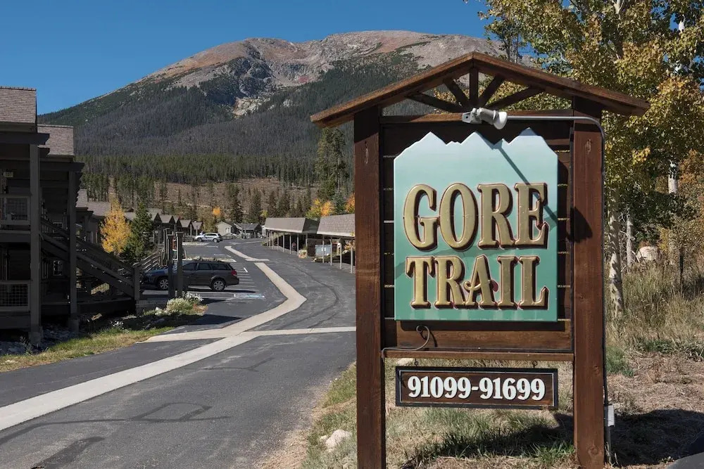 10 Mi to Keystone Slopes: Mtn-view Condo!