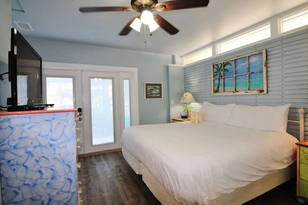 Capri 123 2 Bedrooms 1 Bathroom Condo