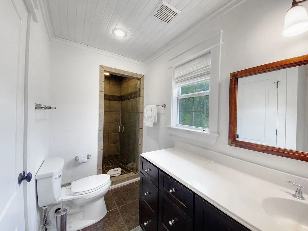 Sandy Toes 2 Bedroom Home by RedAwning