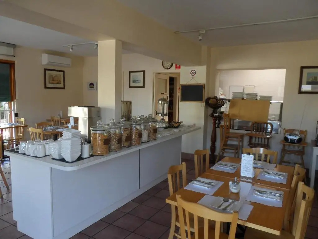 Admiralty Inn