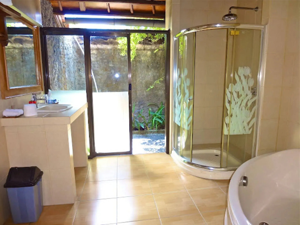 Aahh Bali Bed and Breakfast