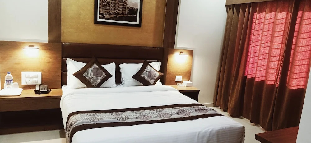 Deluxe Inn