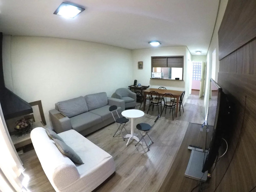 Flat Apart Capivari