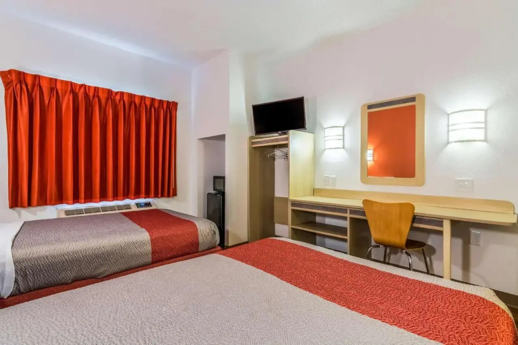 Motel 6 Charlotte 1417
