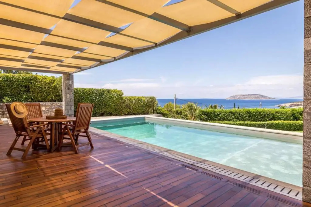 Amazing 5 bedroom Villa with Swimming Pool