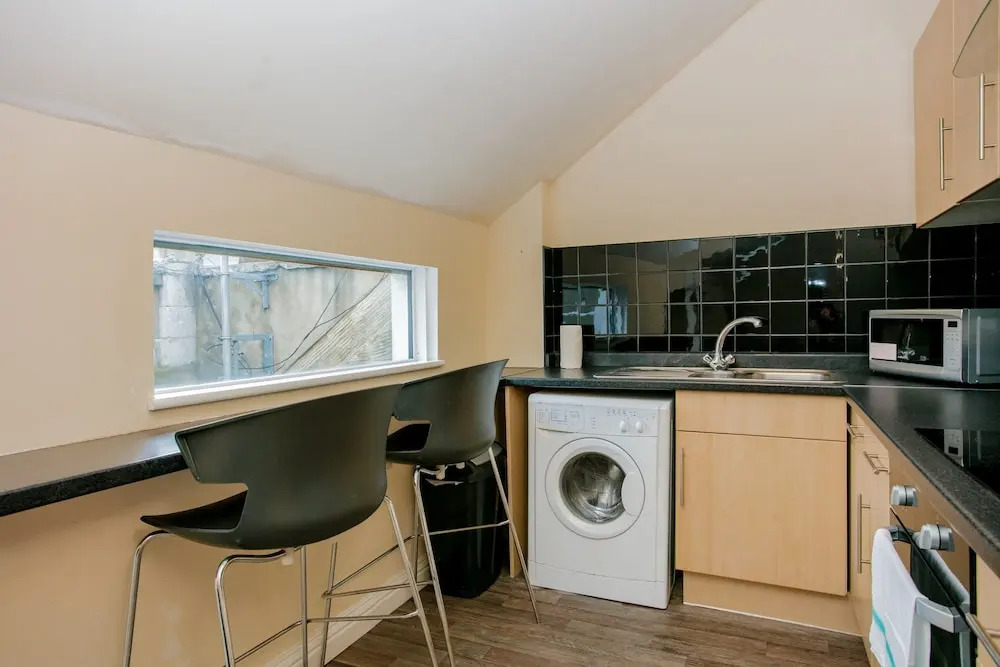 1 Bedroom Flat Sleeps 4 In Hackney