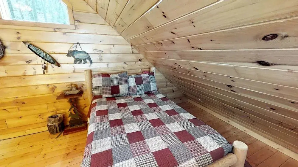 Beary Blessed 2 Bedrooms 2 Bathrooms Cabin by Redawning