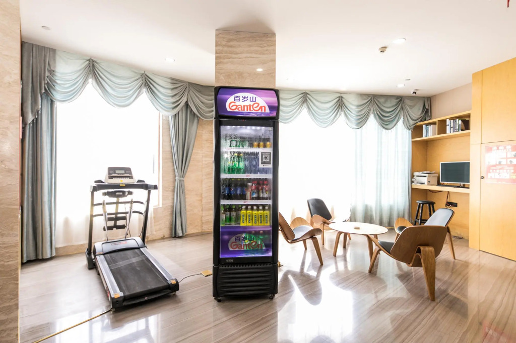 Starway Hotel Yingshang North Station