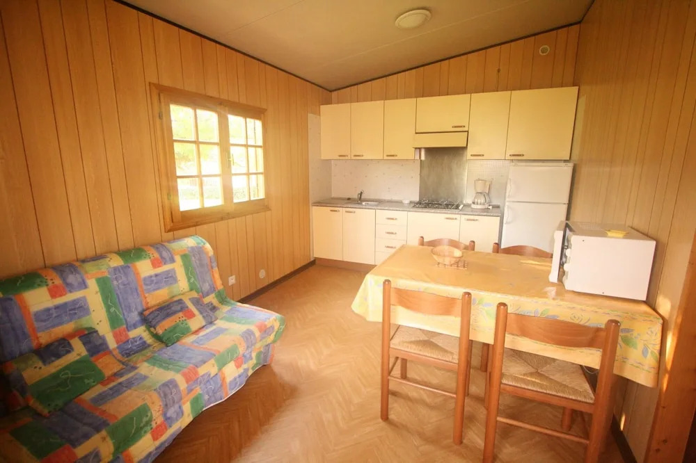Bungalow With 2 Bedrooms in Santa-lucia-di-moriani, With Wonderful Mountain View, Enclosed Garden and Wifi - 600 m From the Beach