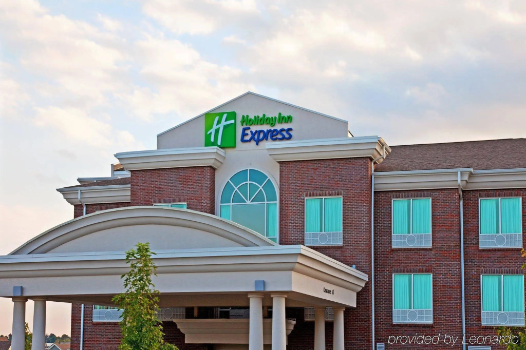 Holiday Inn Express & Suites Lexington Downtown Area-Keeneland by IHG