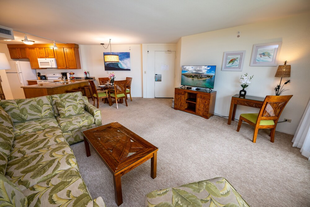 Kaanapali Shores 606 2 Bedroom Condo