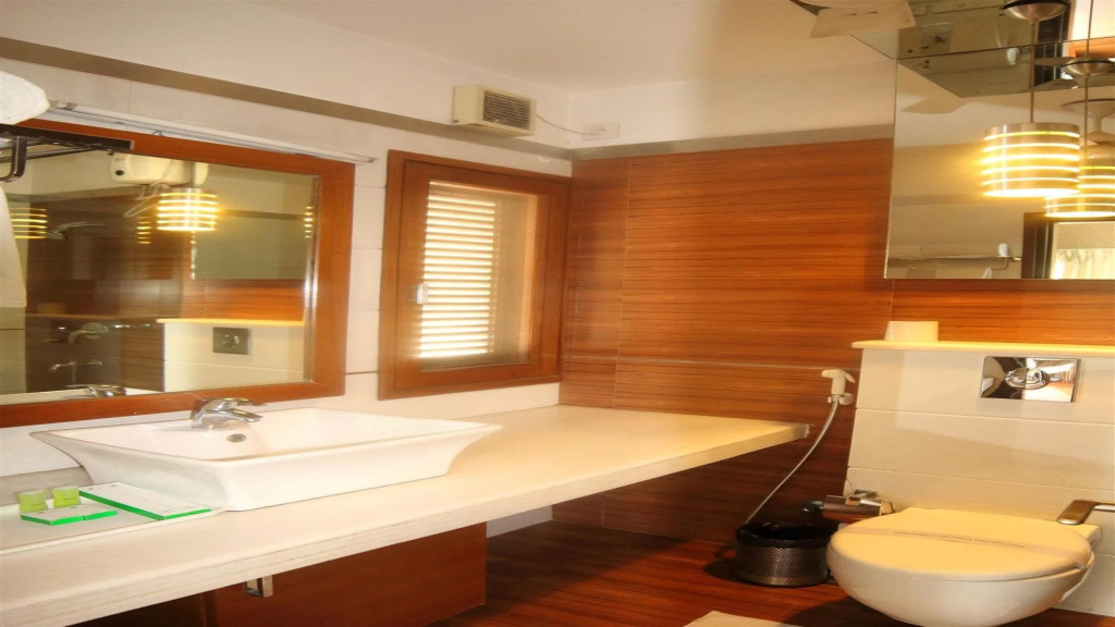 Stately Suites Golf Course Road