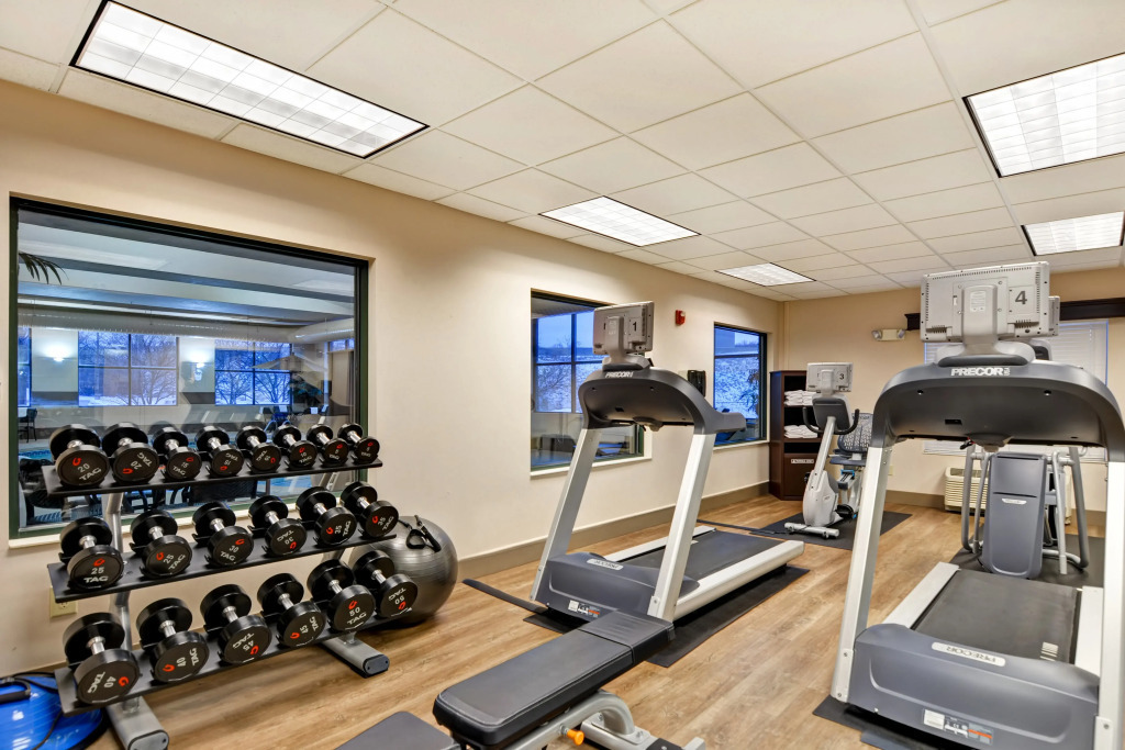Holiday Inn Express Hotel & Suites Milwaukee-New Berlin by IHG