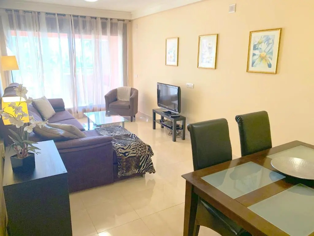 Salinas. Apartment for 4. Terrace/Parking/Pools/Gym/4mins beach