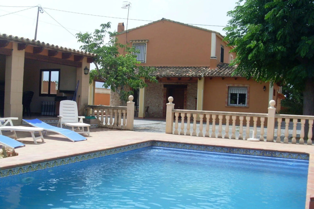 Villa Almendros