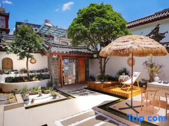 Sanxun Ancient City Panorama Homestay (Lijiang Ancient City Waterwheel Branch)