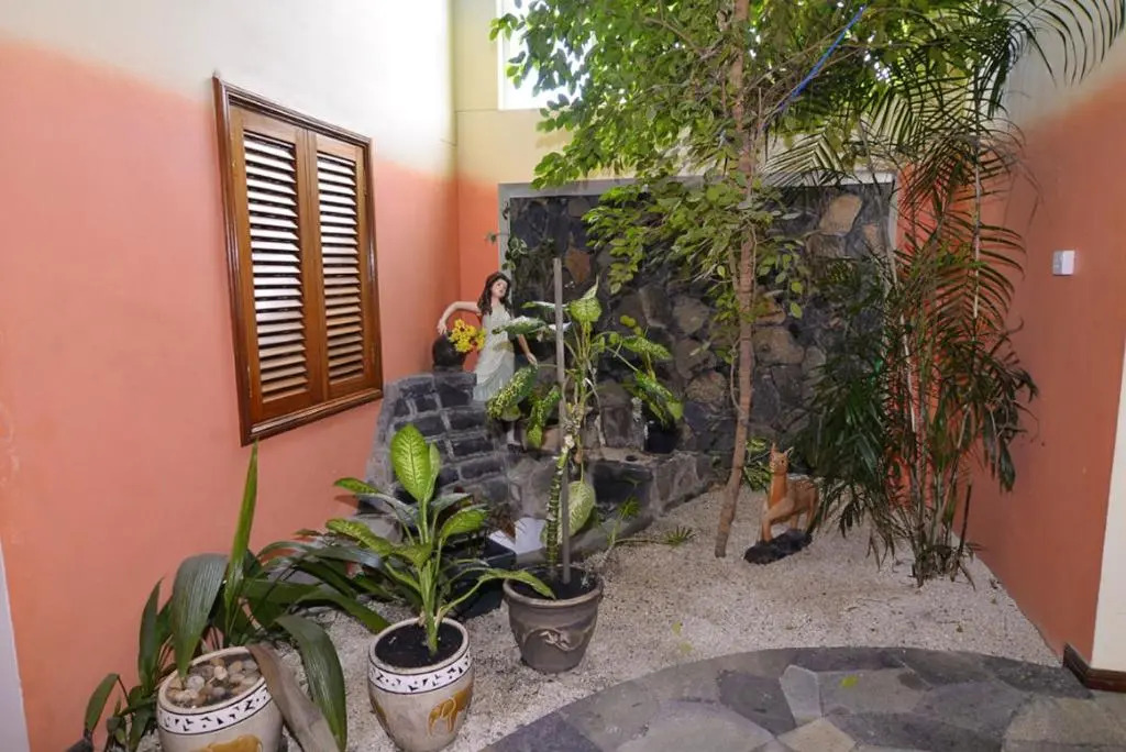 Spacious villa with sea view in Trou DEau Douce
