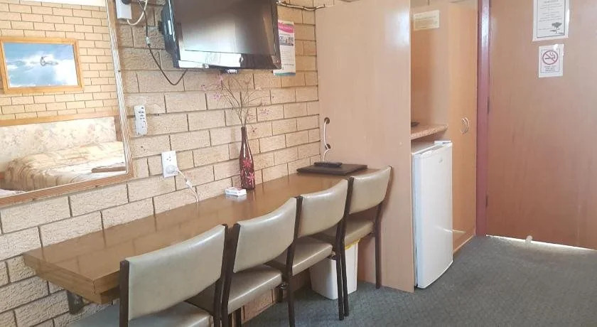 Lake Front Motel