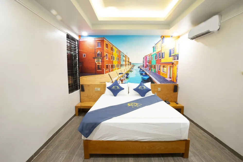 Cozi 9 Hotel - Theme Hotel