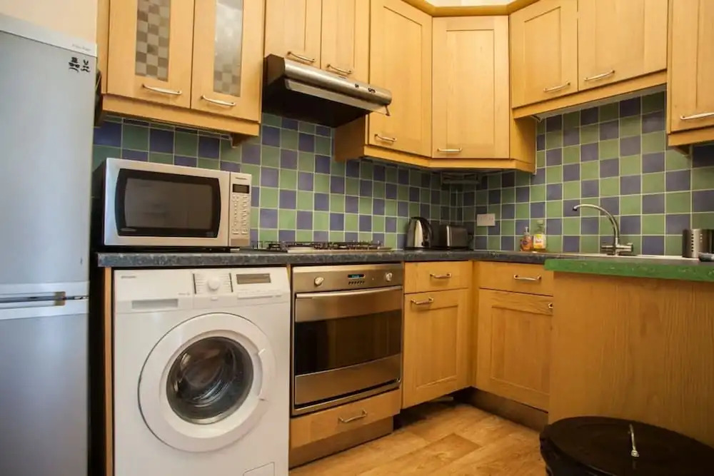 2 Bedroom New Town Flat In Edinburgh
