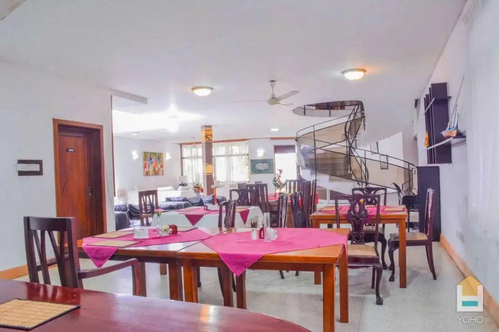 Yoho Hotel Road