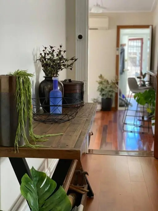 Location cottage with industrial touch
