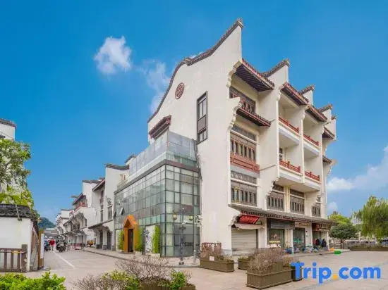 Floral Hotel·Ruili Hotel