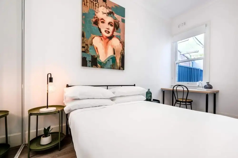 Contemporary 2-bed House in Trendy Enmore