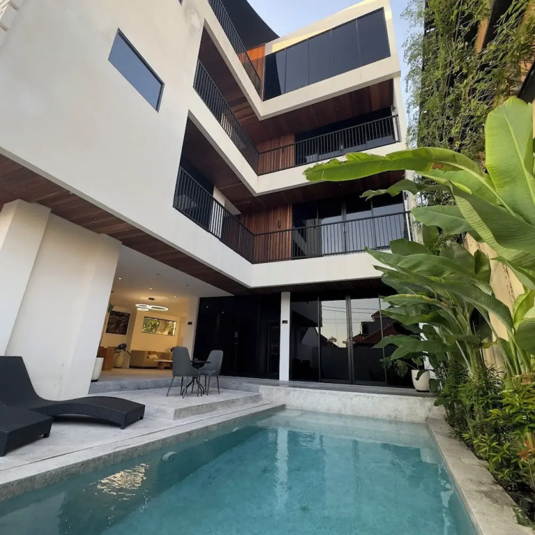 Onyx Beach Hotel