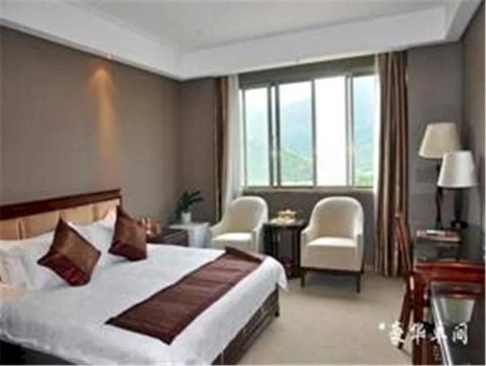 Weishan Mountain Hot Spring Villa