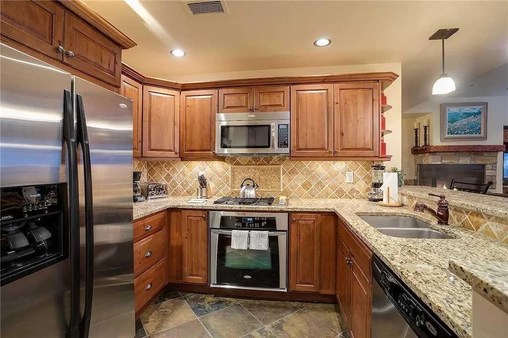 5111 Emerald Lodge, Trappeur's Crossing Apartment 2