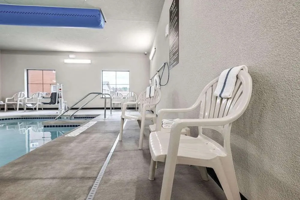 Cobblestone Hotel & Suites - Mosinee