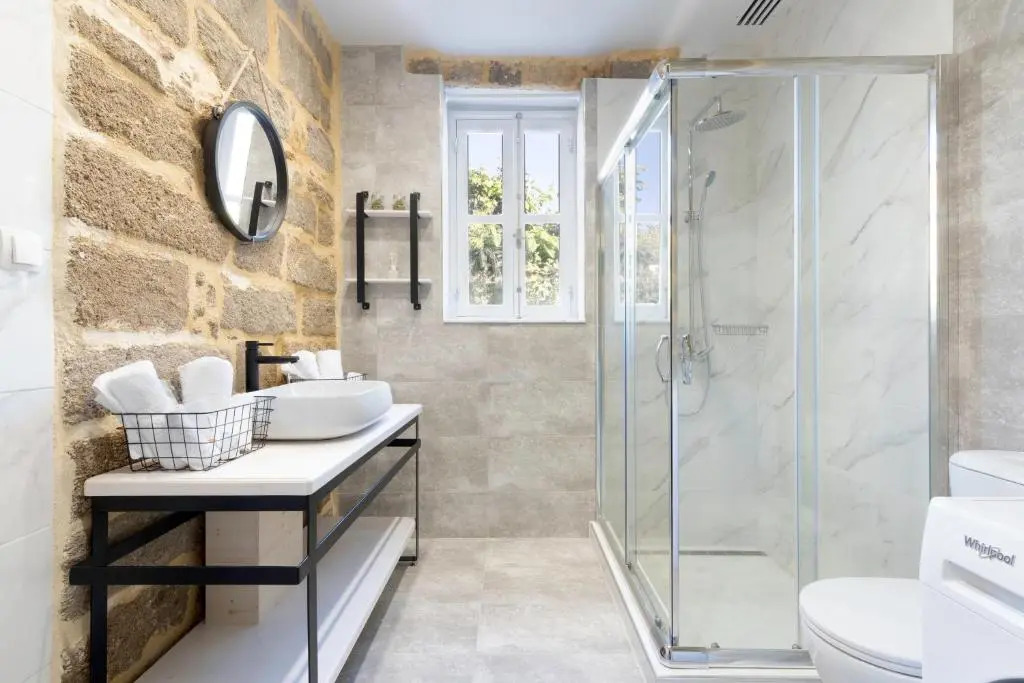 A33 Rhodes Old Town House